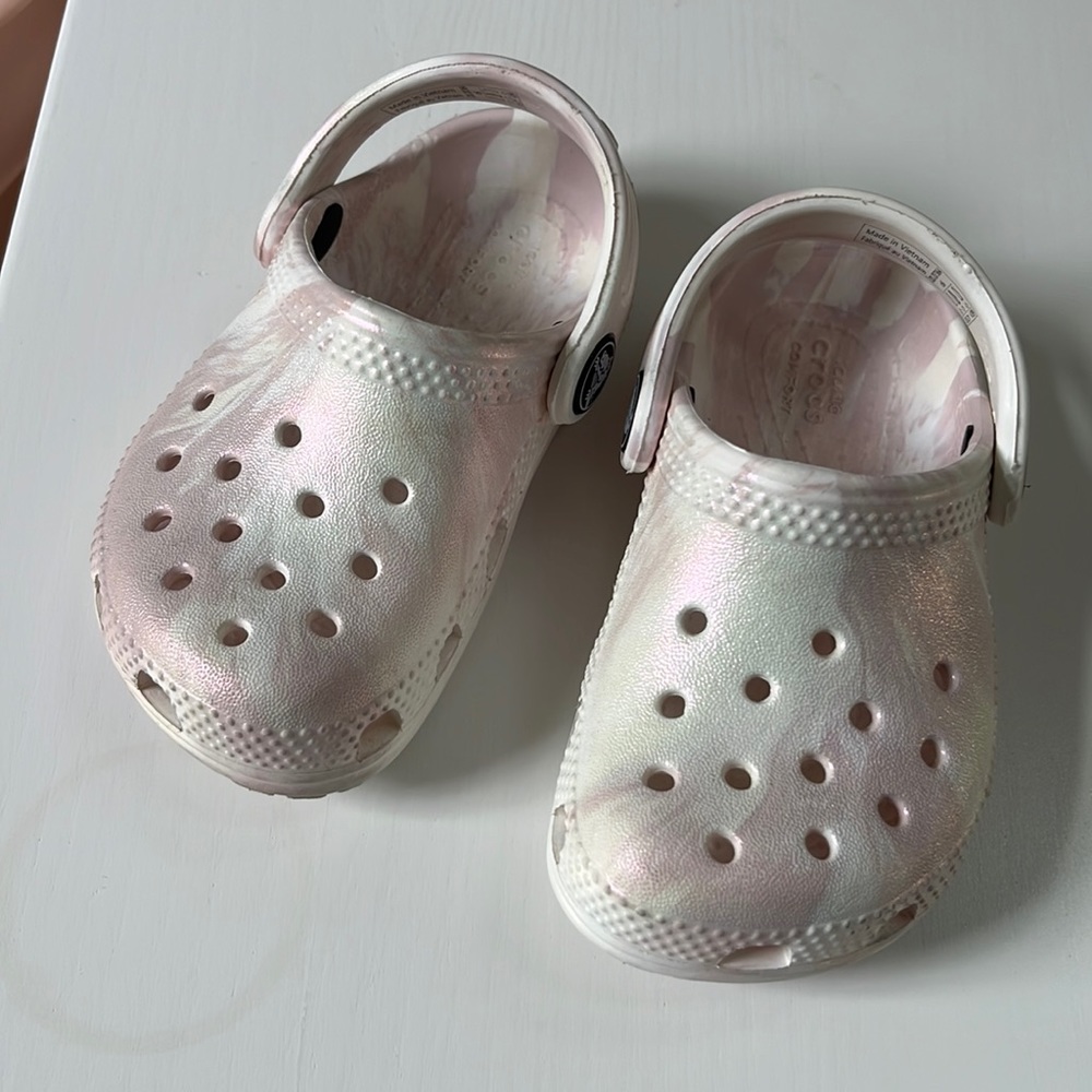 Crocs size C6 in excellent condition